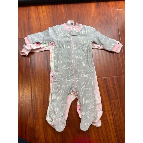 Gerber Princess Onesies and Sleep n Plays Size 0-3‎ Months, New - Picture 7 of 9